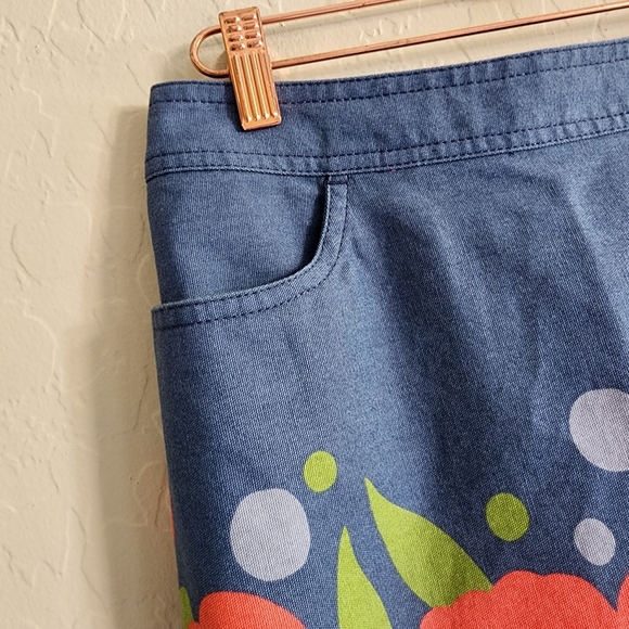 Boden Floral Pencil Skirt 2R - Picture 2 of 9